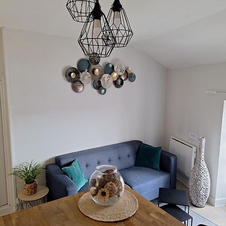 Appartement F2 Centre-Ville Issoire Avec Jolie Vue Экстерьер фото