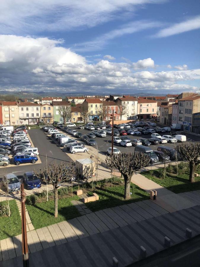 Appartement F2 Centre-Ville Issoire Avec Jolie Vue Экстерьер фото