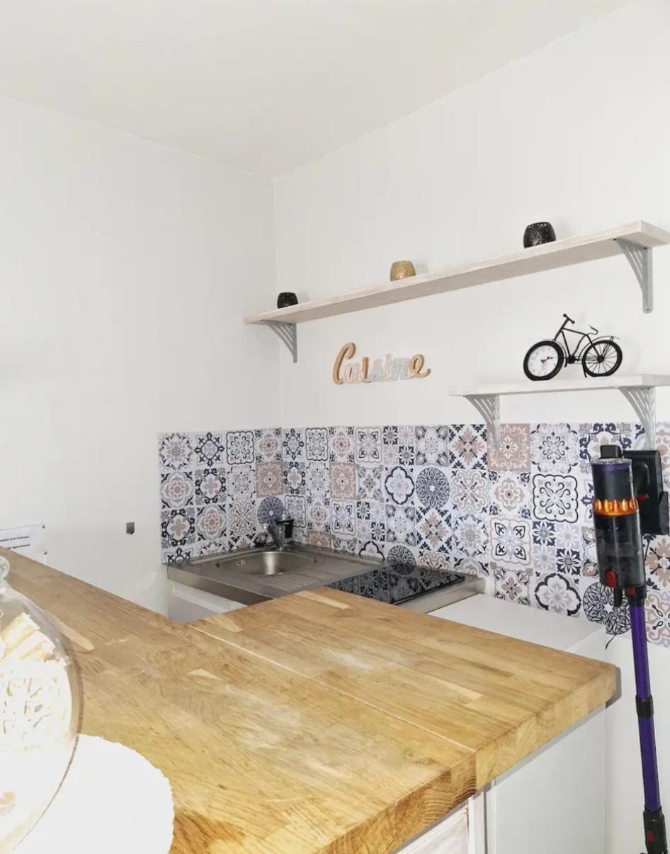 Appartement F2 Centre-Ville Issoire Avec Jolie Vue Экстерьер фото